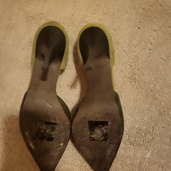 Shoes - Picture 4 of 4